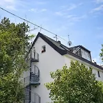 Sonnige Design-dachwohnung Mit Fernblick Appartement *