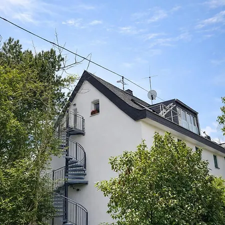 Sonnige Design-dachwohnung Mit Fernblick Lejlighed