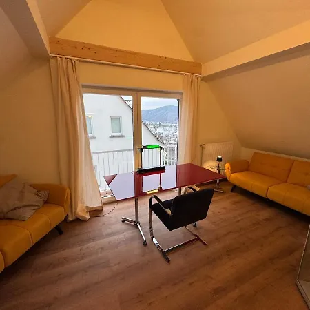 Apartamento Sonnige Design-dachwohnung Mit Fernblick Coblença