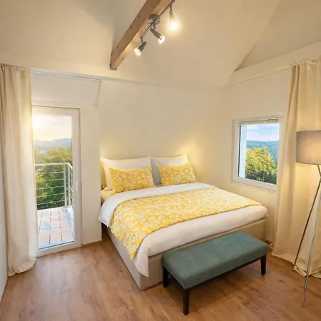 Apartment Sonnige Design-dachwohnung Mit Fernblick