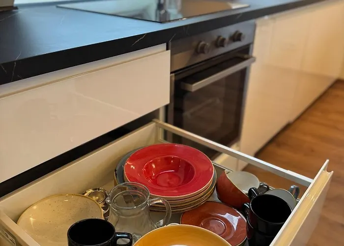 Sonnige Design-dachwohnung Mit Fernblick