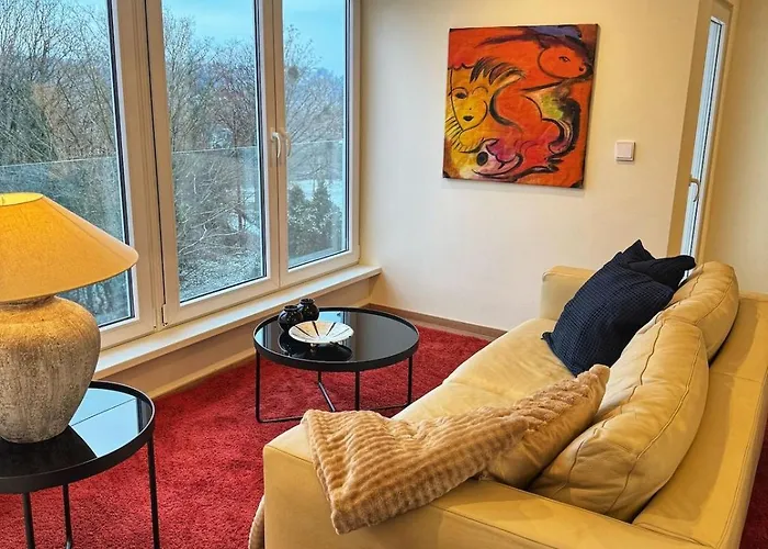 Sonnige Design-dachwohnung Mit Fernblick Apartamento