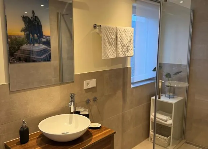 Apartamento Sonnige Design-dachwohnung Mit Fernblick Coblença